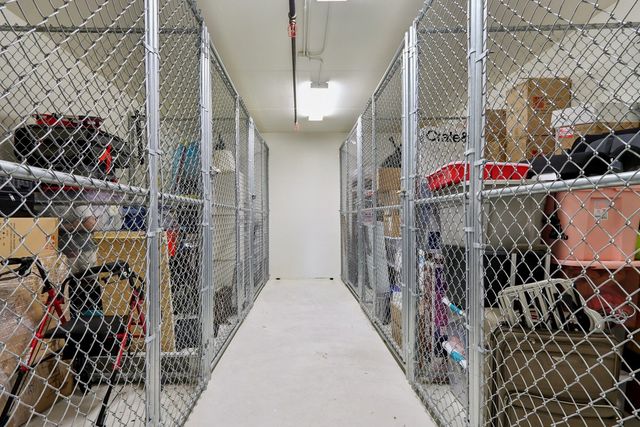 7050 183rd Street 302, Tinley Park, IL 60477