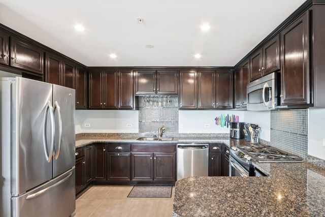 7050 183rd Street 302, Tinley Park, IL 60477