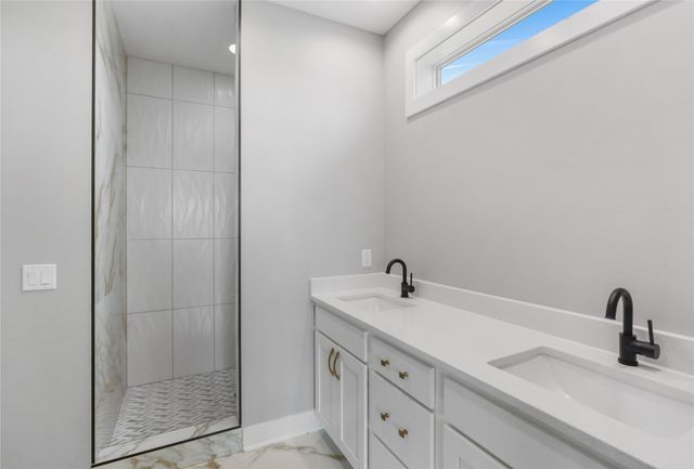 1201 Lakeview Circle NW, Bondurant, IA 50035