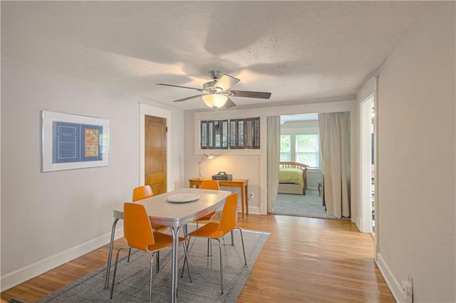 4215 Oak Street, Kansas City, MO 64111