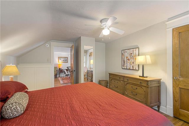 4215 Oak Street, Kansas City, MO 64111