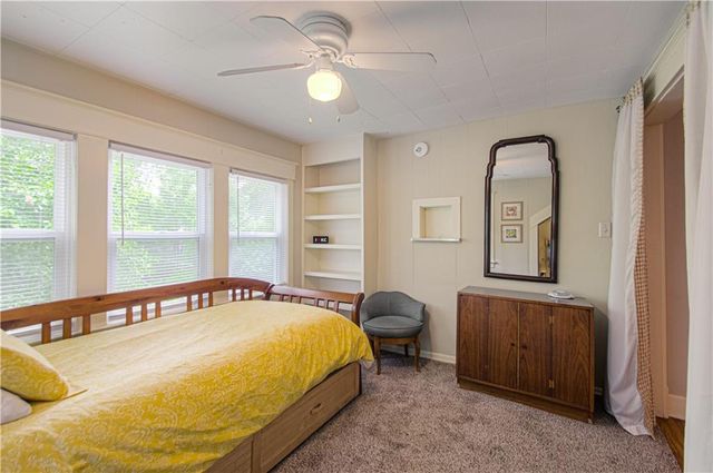 4215 Oak Street, Kansas City, MO 64111