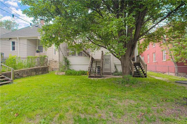 4215 Oak Street, Kansas City, MO 64111