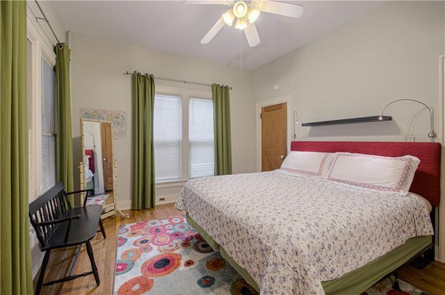 4215 Oak Street, Kansas City, MO 64111