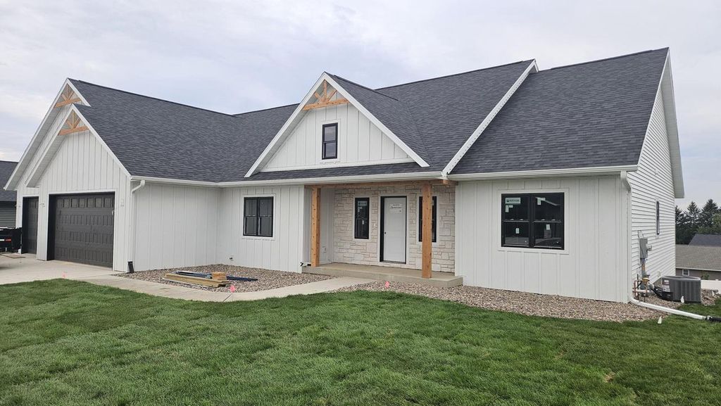 240 Southern DRIVE, Holmen, WI 54636