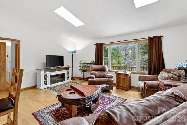 63 Independence Boulevard, Asheville, NC 28805