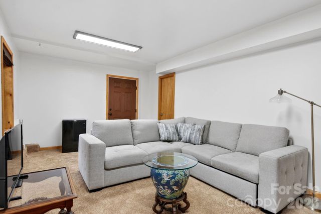 63 Independence Boulevard, Asheville, NC 28805