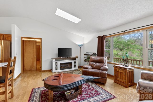 63 Independence Boulevard, Asheville, NC 28805