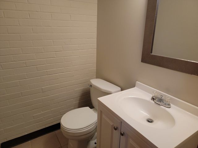 7432 Washington Street 103, Forest Park, IL 60130