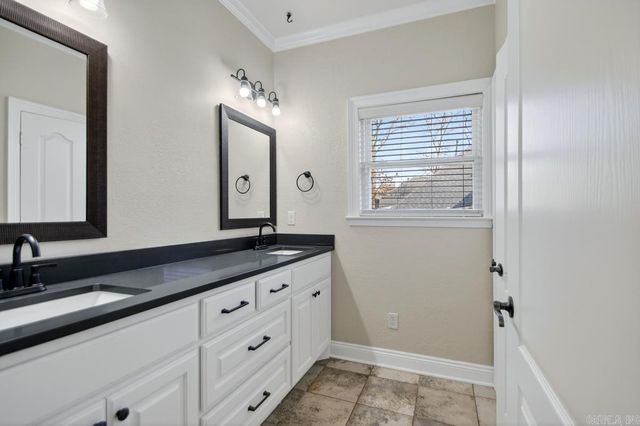 6805 Kensington, Benton, AR 72019