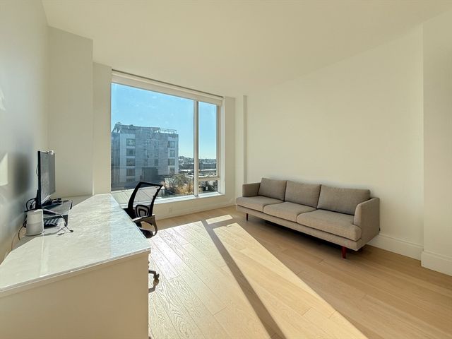 380 Harrison Ave 1007, Boston, MA 02118