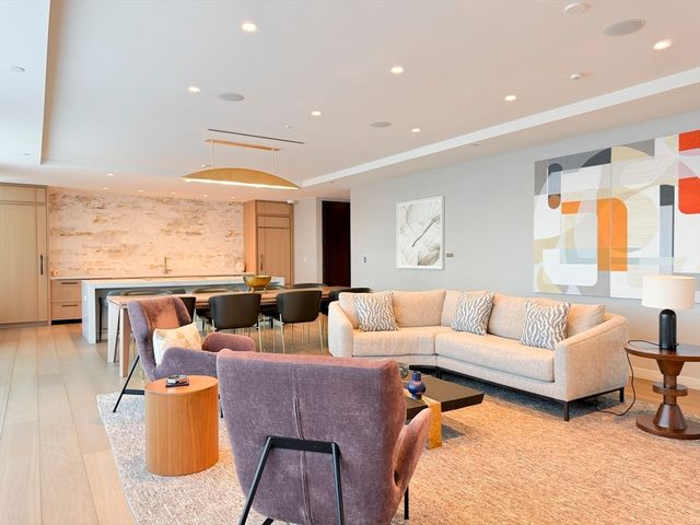 380 Harrison Ave 1007, Boston, MA 02118