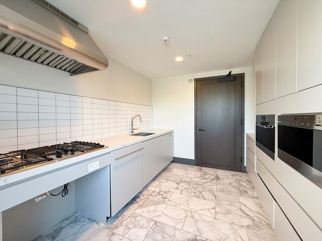 380 Harrison Ave 1007, Boston, MA 02118