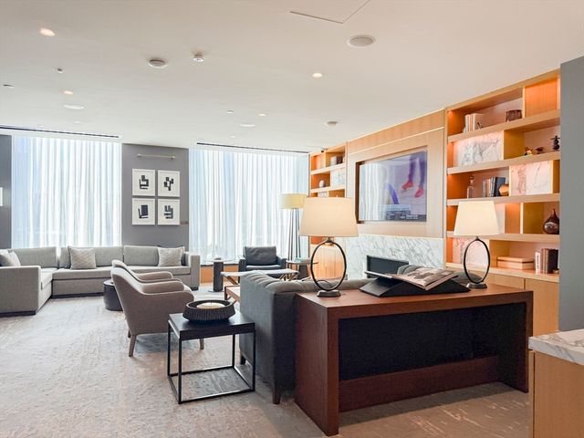 380 Harrison Ave 1007, Boston, MA 02118