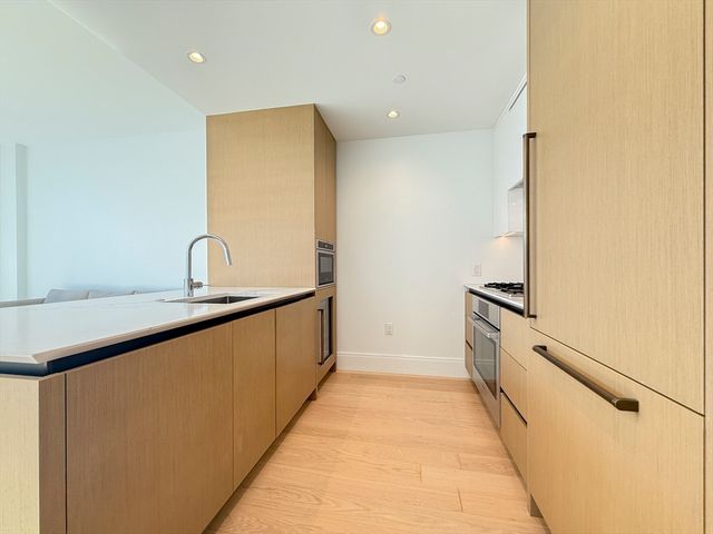 380 Harrison Ave 1007, Boston, MA 02118