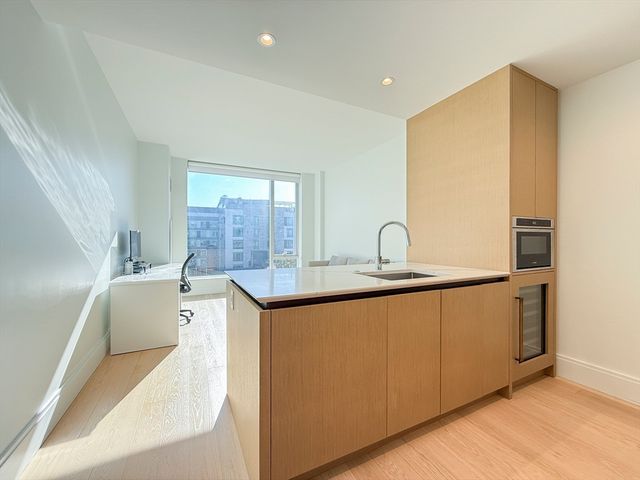 380 Harrison Ave 1007, Boston, MA 02118