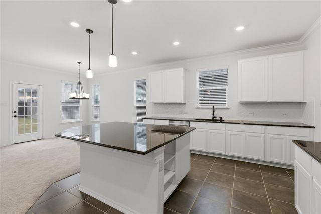 201 Sweet Autumn DR, Georgetown, TX 78626