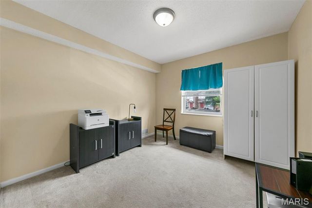 1411 Willow Brook Cove 8, St Louis, MO 63146