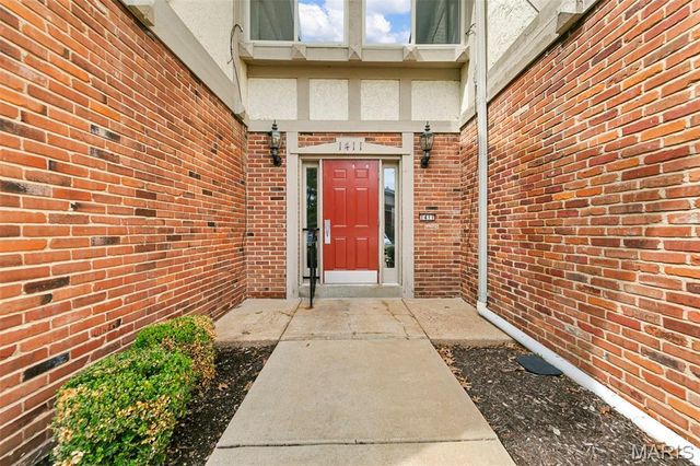 1411 Willow Brook Cove 8, St Louis, MO 63146