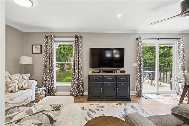408 N Jefferson Street, Raymore, MO 64083
