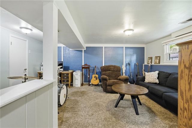 408 N Jefferson Street, Raymore, MO 64083