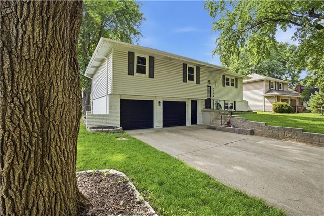 408 N Jefferson Street, Raymore, MO 64083