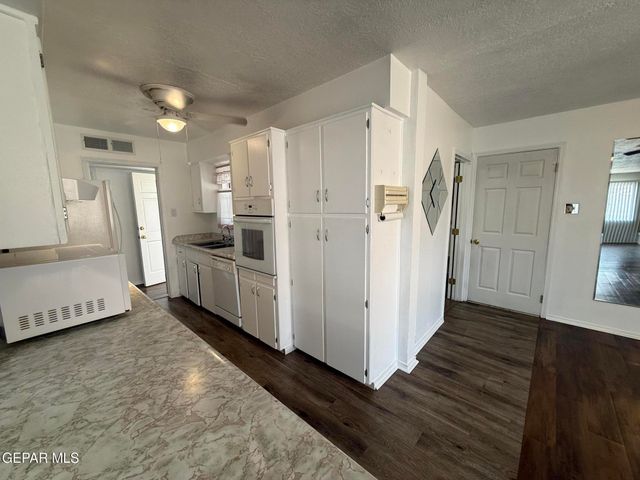 3332 DUNGARVAN Drive, El Paso, TX 79925