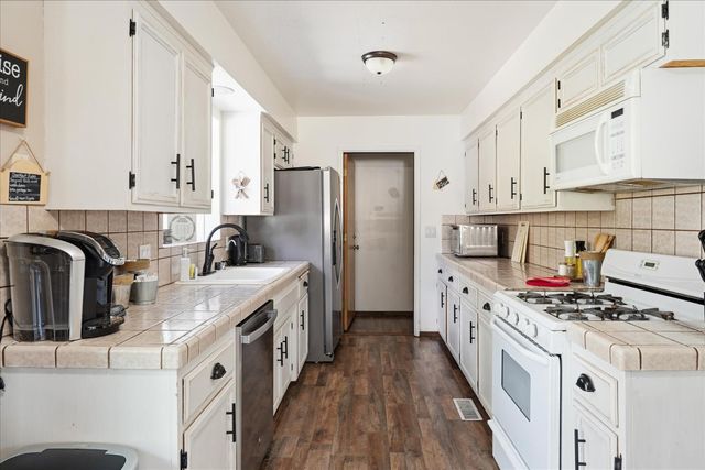 43149 W Sugar Pine Drive, Oakhurst, CA 93644