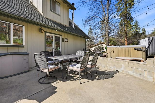 43149 W Sugar Pine Drive, Oakhurst, CA 93644