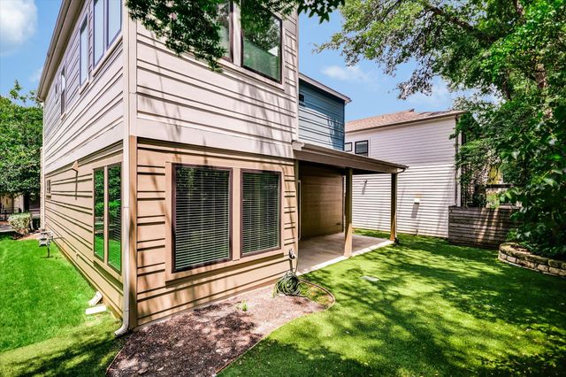2807 Del Curto RD J, Austin, TX 78704