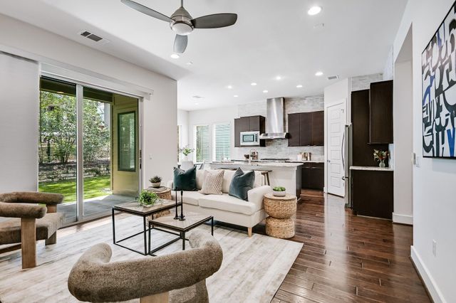 2807 Del Curto RD J, Austin, TX 78704