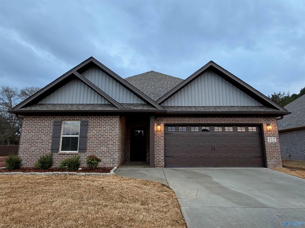 207 Maddie Mae Lane, Toney, AL 35773