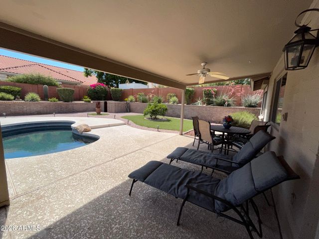 15821 N 9TH Place, Phoenix, AZ 85022