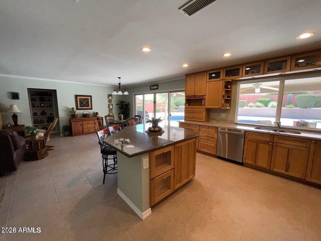 15821 N 9TH Place, Phoenix, AZ 85022