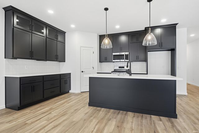 1215 Olympiada Knoll, Fort Wayne, IN 46845