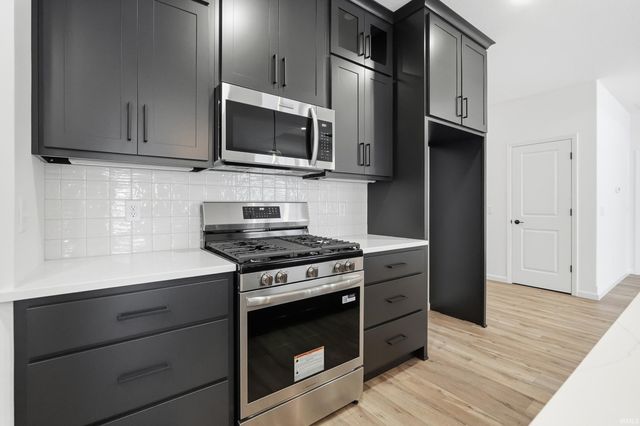 1215 Olympiada Knoll, Fort Wayne, IN 46845