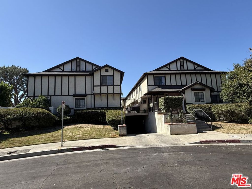 19620 Wyandotte Street 2, Los Angeles, CA 91335 — photo 3