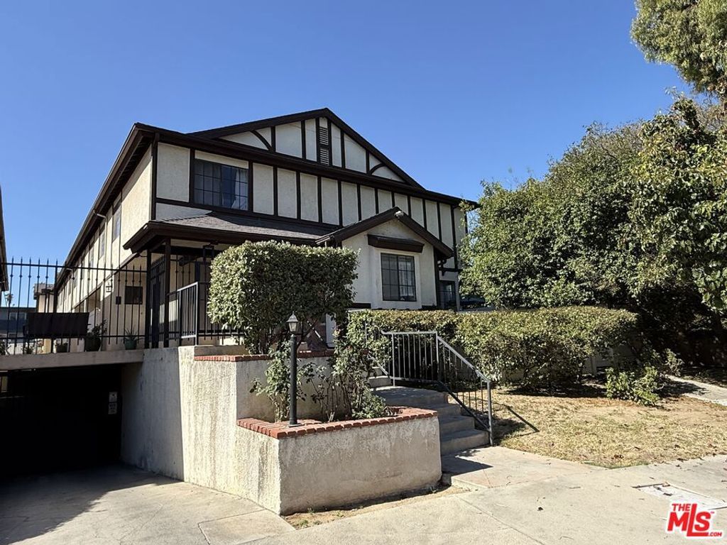19620 Wyandotte Street 2, Los Angeles, CA 91335 — photo 4
