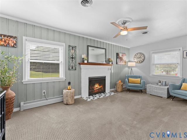 8259 Meadowview Ln, Mechanicsville, VA 23111