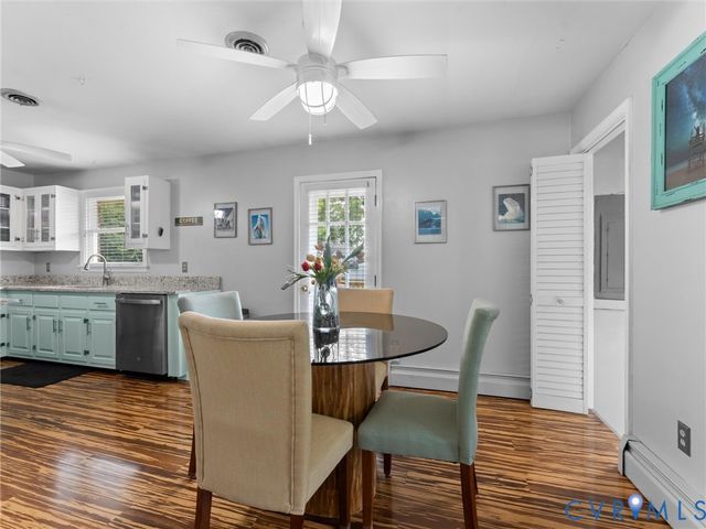 8259 Meadowview Ln, Mechanicsville, VA 23111