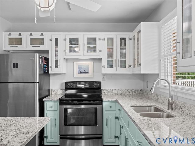 8259 Meadowview Ln, Mechanicsville, VA 23111