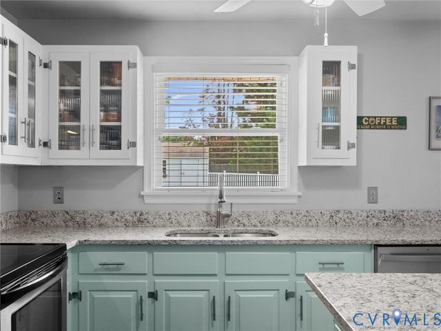 8259 Meadowview Ln, Mechanicsville, VA 23111