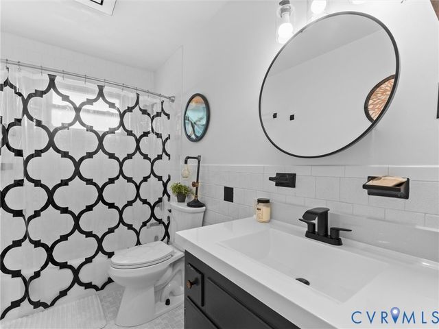 8259 Meadowview Ln, Mechanicsville, VA 23111