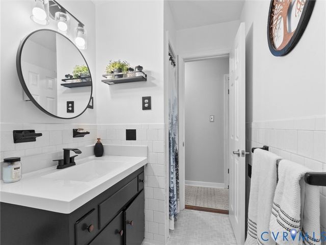 8259 Meadowview Ln, Mechanicsville, VA 23111