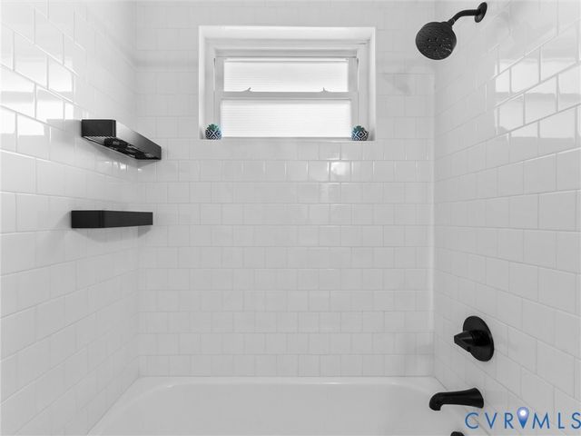 8259 Meadowview Ln, Mechanicsville, VA 23111