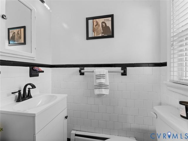 8259 Meadowview Ln, Mechanicsville, VA 23111