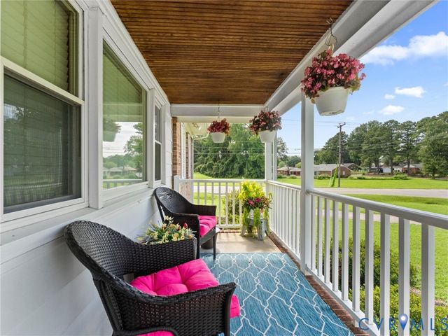8259 Meadowview Ln, Mechanicsville, VA 23111