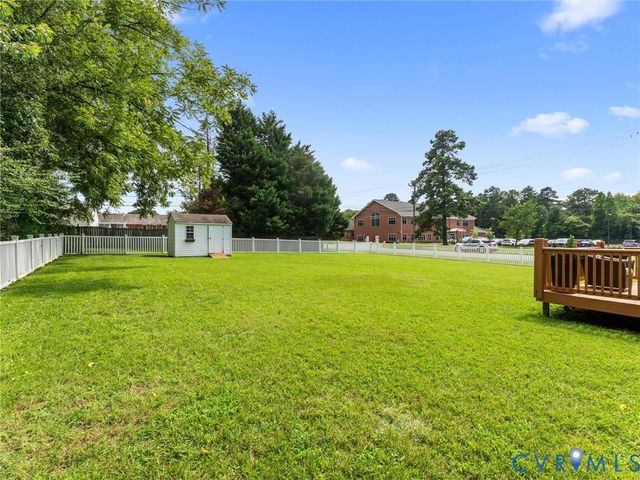 8259 Meadowview Ln, Mechanicsville, VA 23111