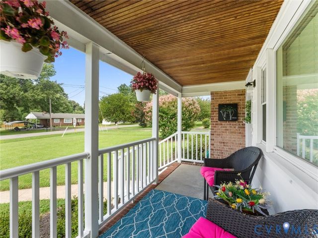 8259 Meadowview Ln, Mechanicsville, VA 23111