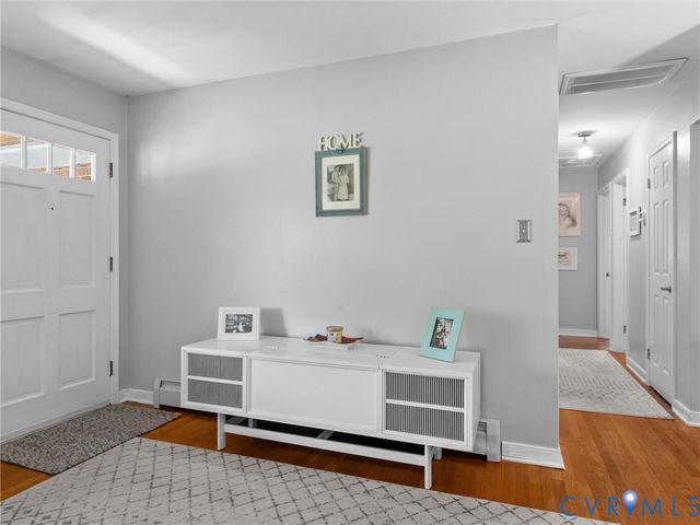 8259 Meadowview Ln, Mechanicsville, VA 23111